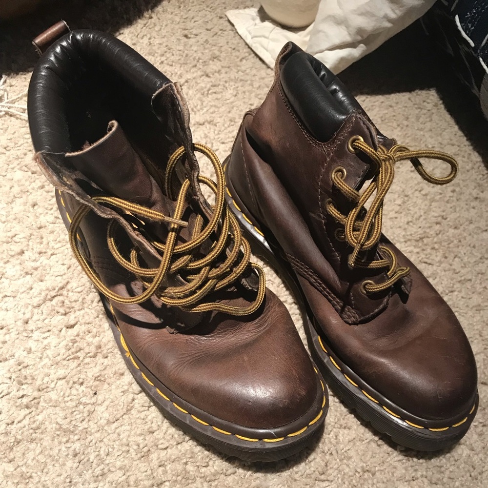 Dr. Martens MADE IN ENGLAND